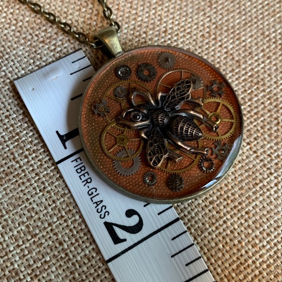 Bee Necklace Vintage Watch Gears - Picture 4 of 6
